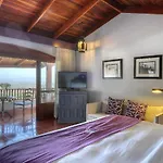 Alta Las Palomas Hotel