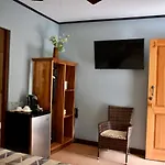 Espadilla Gardens Hotel