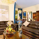 La Mansion Inn