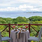 Pura Vista Hotel