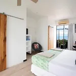 Pura Vista Hotel