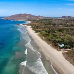 Casa Sin Nombre