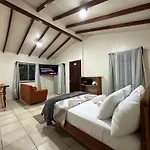 Loma Real Hot Springs Bed & Breakfast