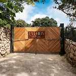 Laloon Luxury Suites - Adults Only