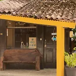 Hotel Laura\'S House