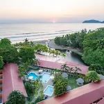 Beach Break Resort & Cr Surf Camp