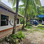 Don Jon\'S Surf And Yoga Lodge