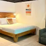 Makanas Beach Bungalows