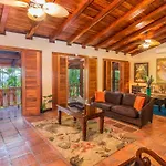 Hotel Villas Lirio