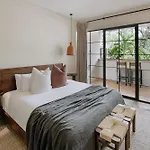 Sendero Hotel