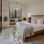 Sendero Hotel