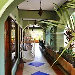 Tamarindo Hostel Resort