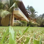Delfin Beach Front Resort