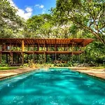 Iguana Lodge Beach Resort