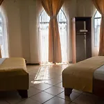 Tamarindo Hostel Resort