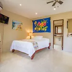 Tamarindo Village Hotel