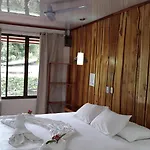 Cabinas Casa Miriam Drake Bay