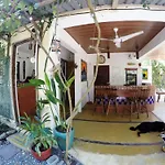 Tropical Sands Dominical Eco Inn