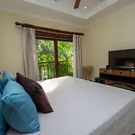 Luxury Pool View Beach Access - M16