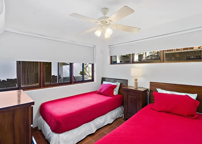 Playa Potrero - Beachfront Villa, Big Private Pool - Casa Bella Catalina