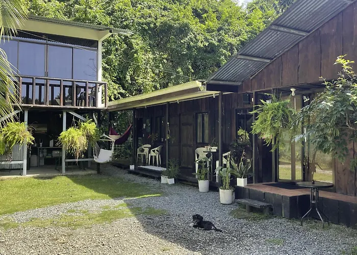 Casa Morpho Uvita Guesthouse