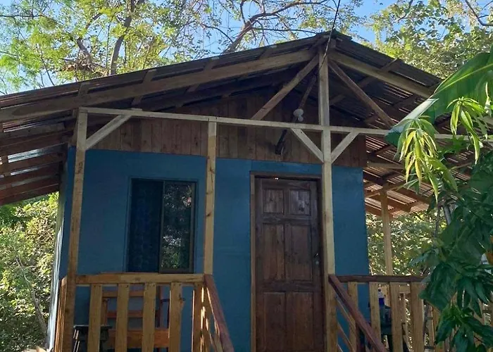 Nieves Surf Hostel And Camping.