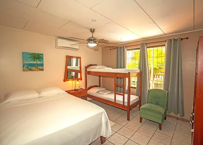 Hotel Laura\'S House