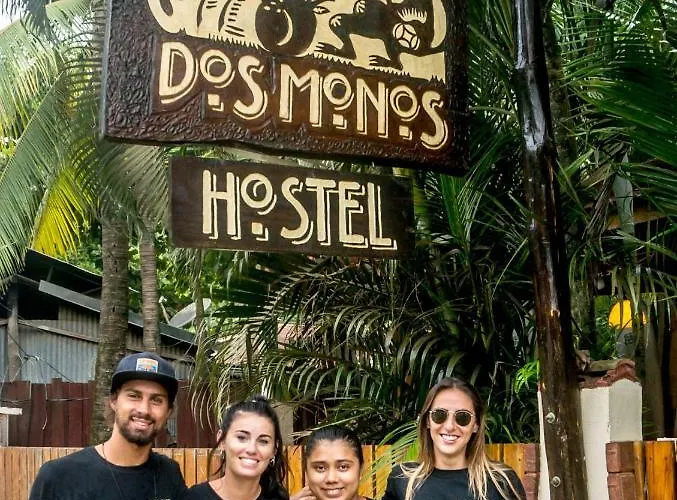 Hostel Dos Monos