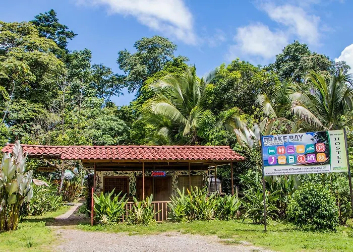 Drake Bay Backpackers
