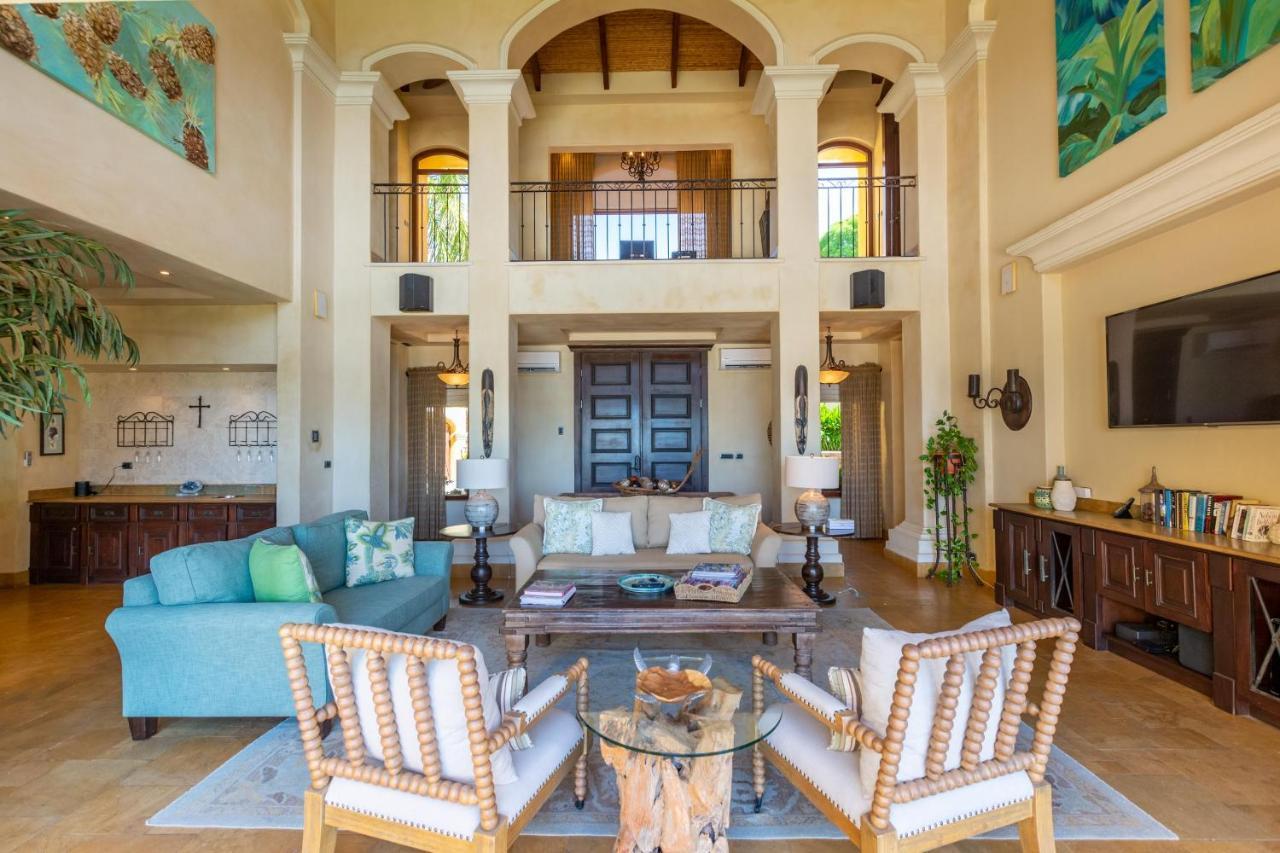 Holiday home Mediterranean-style Flamingo Mansion Offers The Ultimate In Beachfront Luxury