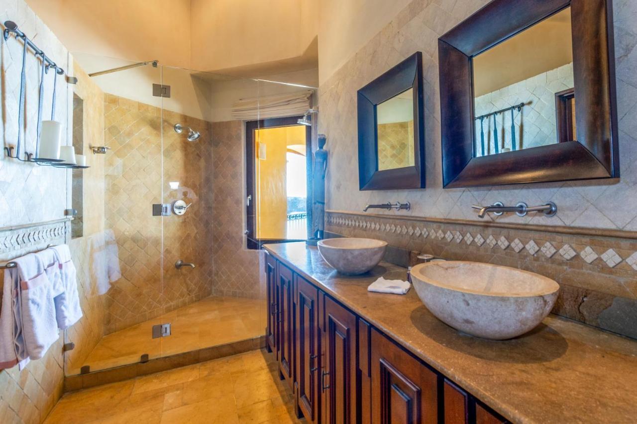 Holiday home Mediterranean-style Flamingo Mansion Offers The Ultimate In Beachfront Luxury
