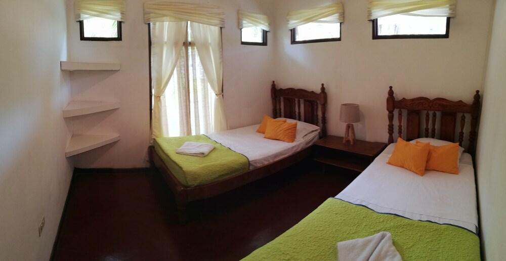 La Isla Hotel 3*