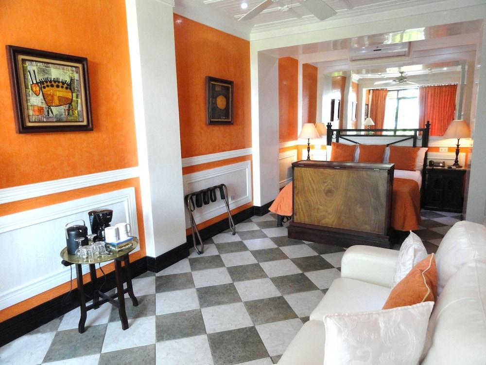 Caletas Hotel 4*
