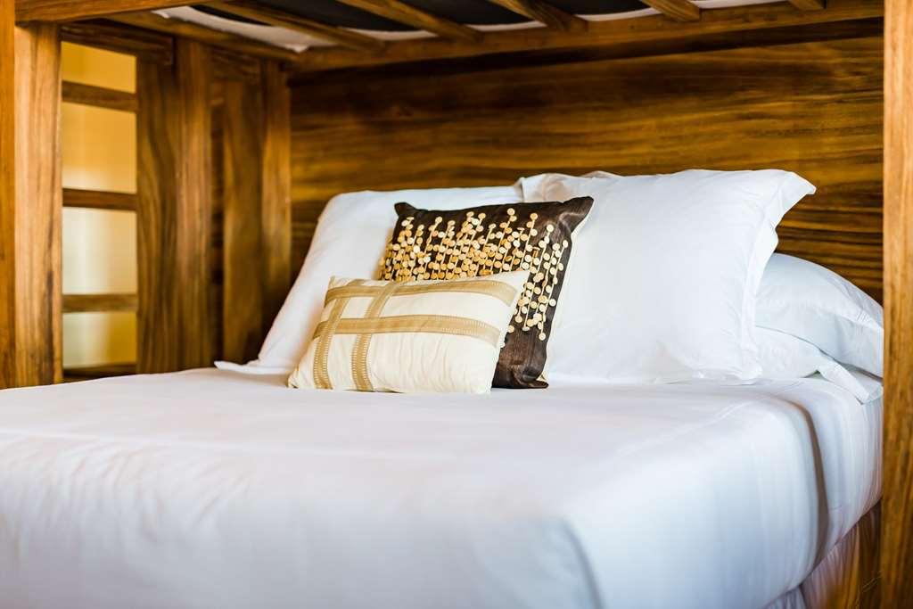 Hotel Santarena At Catalinas