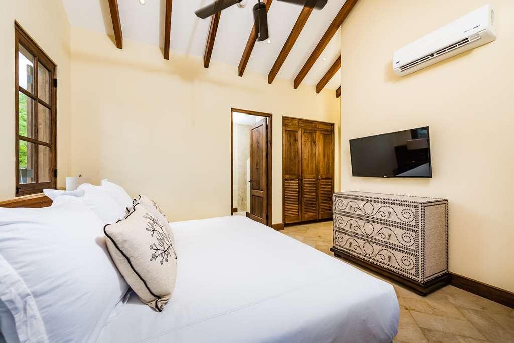 Santarena At Catalinas Hotel