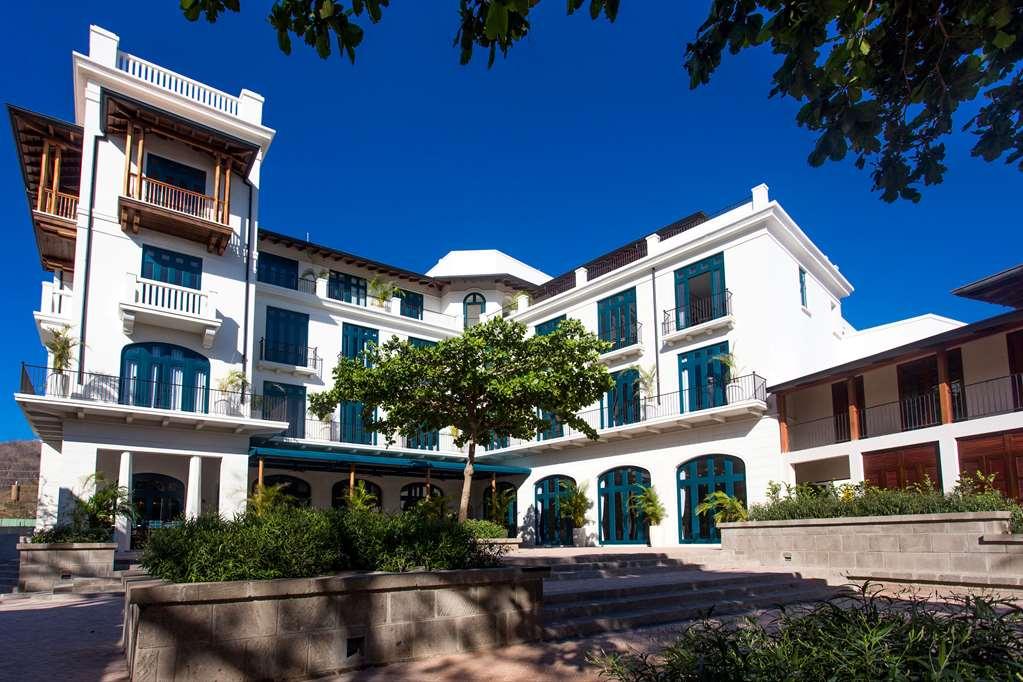 Santarena At Catalinas Hotel 4*