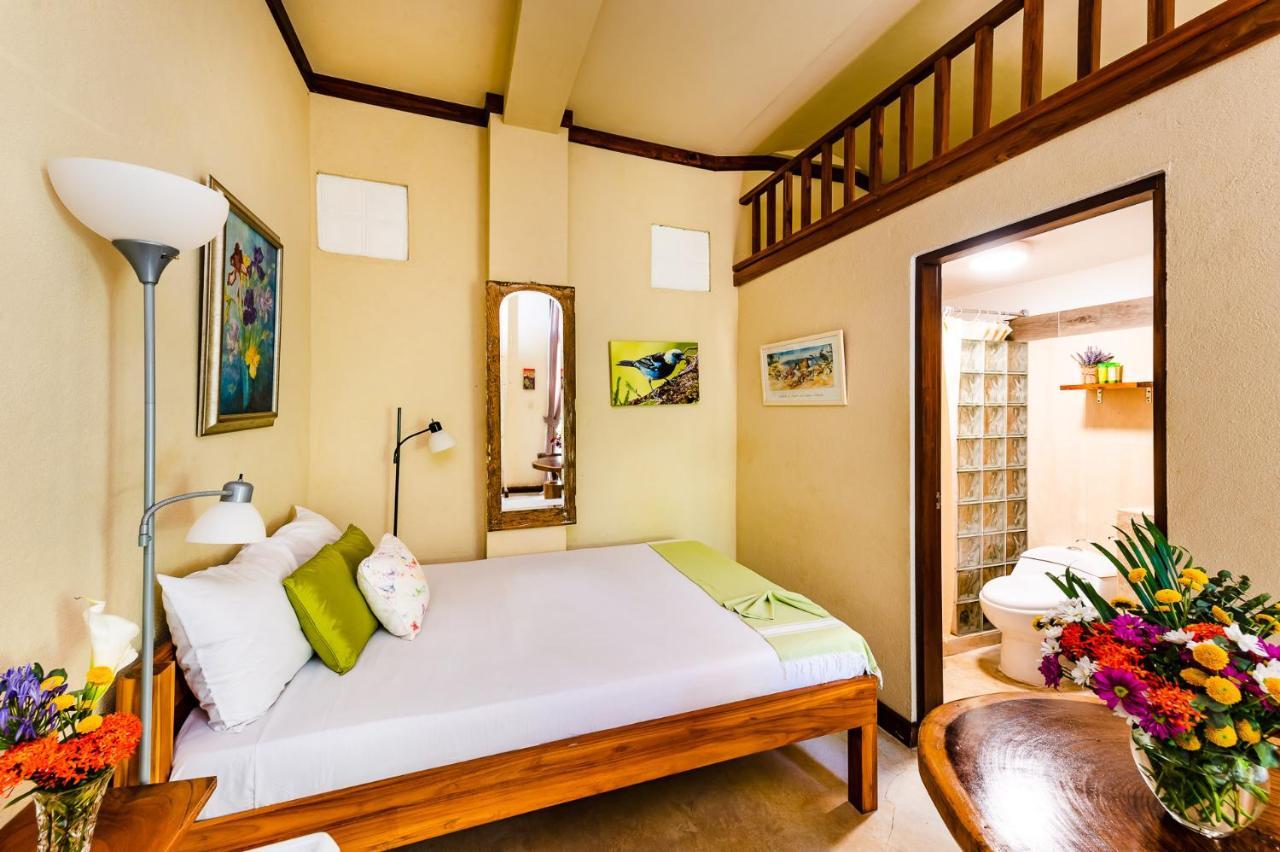 Nautilus Bed & Breakfast 3*