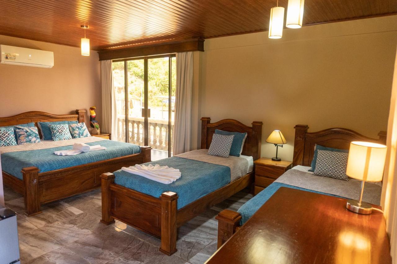 Margarita And Tour Operator Hotel Drake Bay