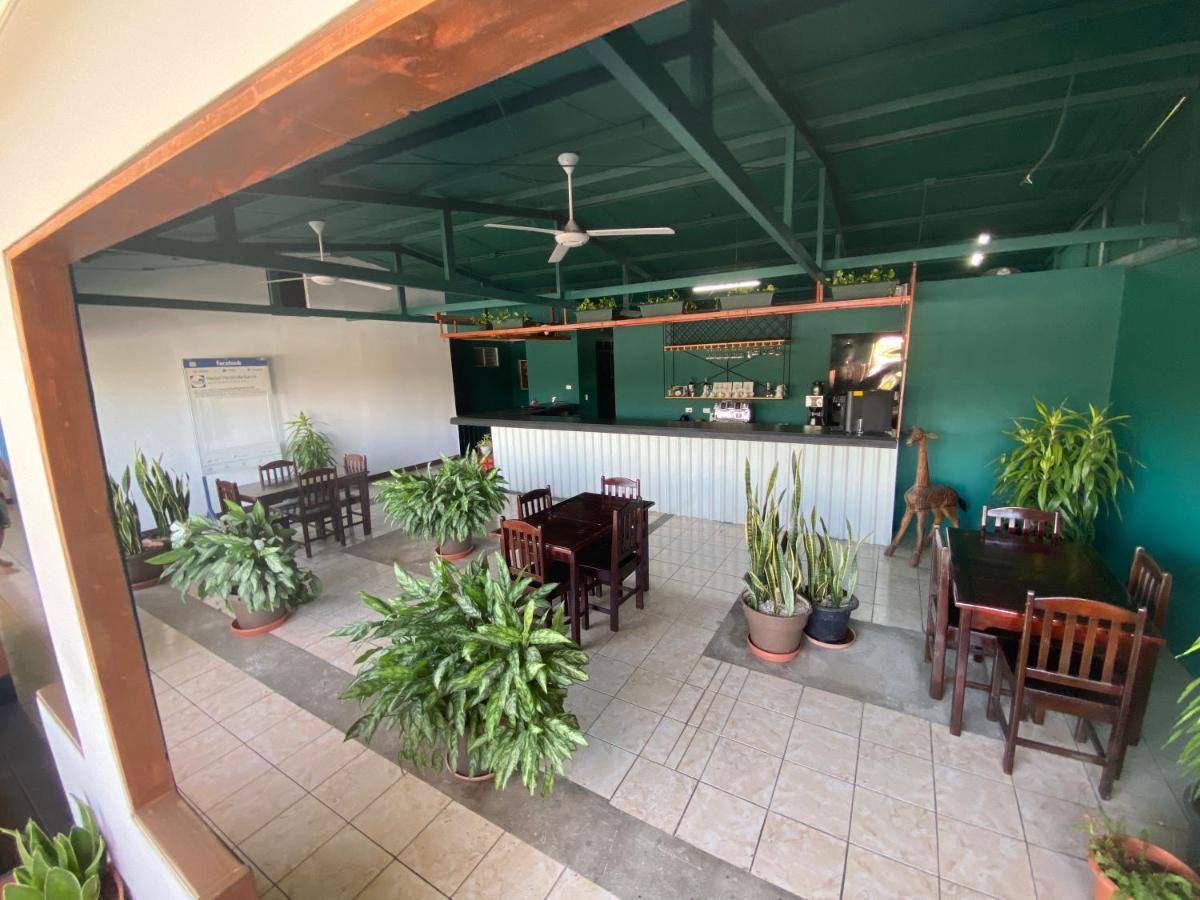 La Hacienda & Food Hostel Jaco