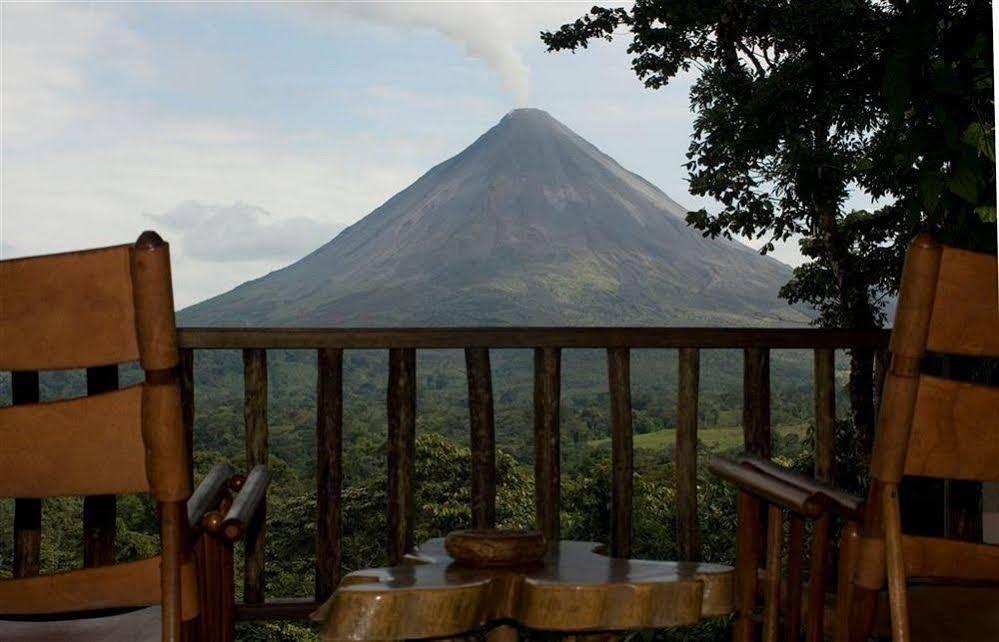 Lost Iguana And Hotel La Fortuna