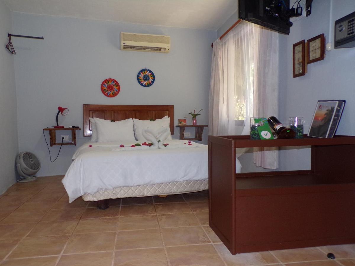 Mycasa's Bed & Breakfast Manuel Antonio