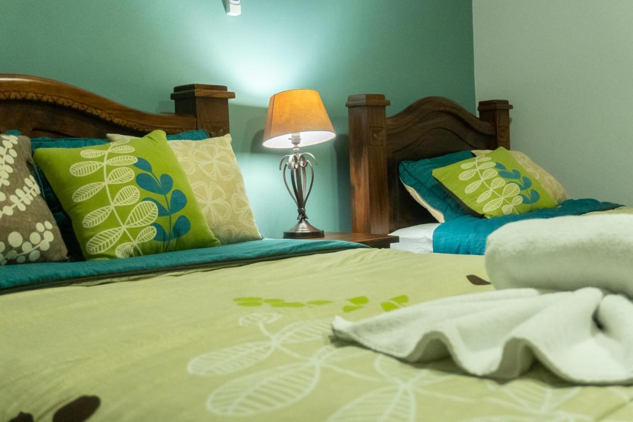Margarita And Tour Operator Hotel Drake Bay
