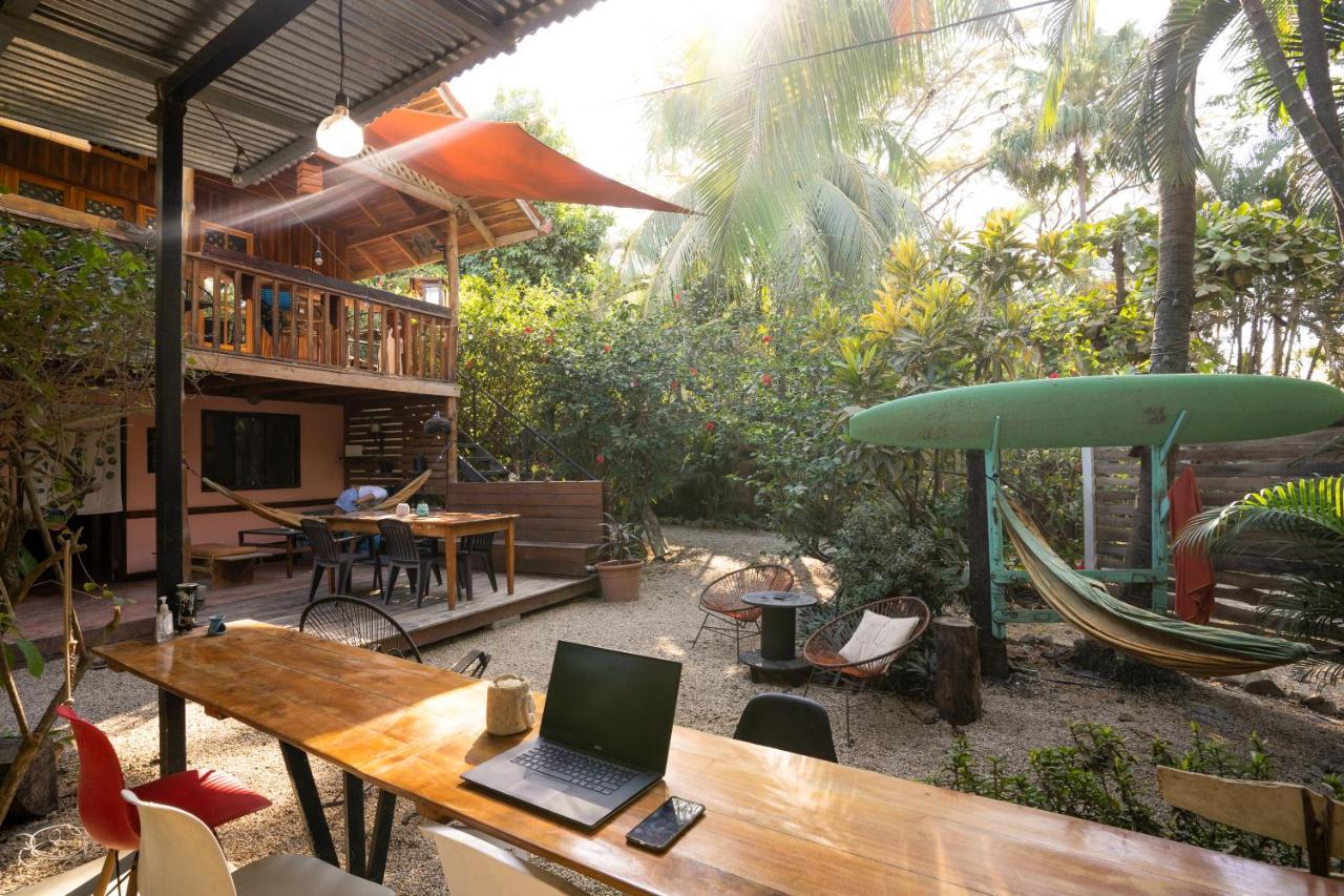 Salty Enthusiasts Share House & Hostel