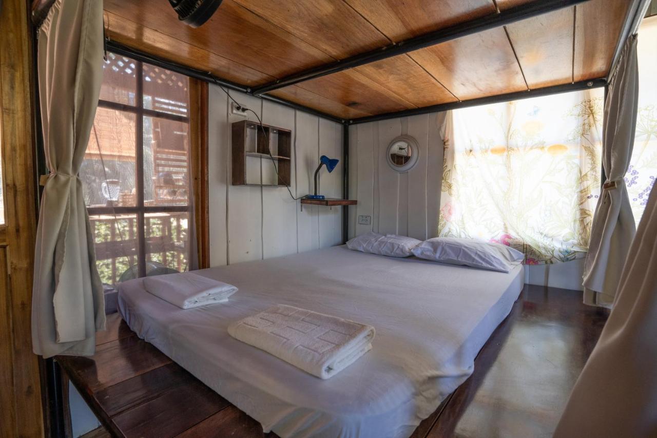 Hostel Salty Enthusiasts Share House & Playa Santa Teresa (Puntarenas)