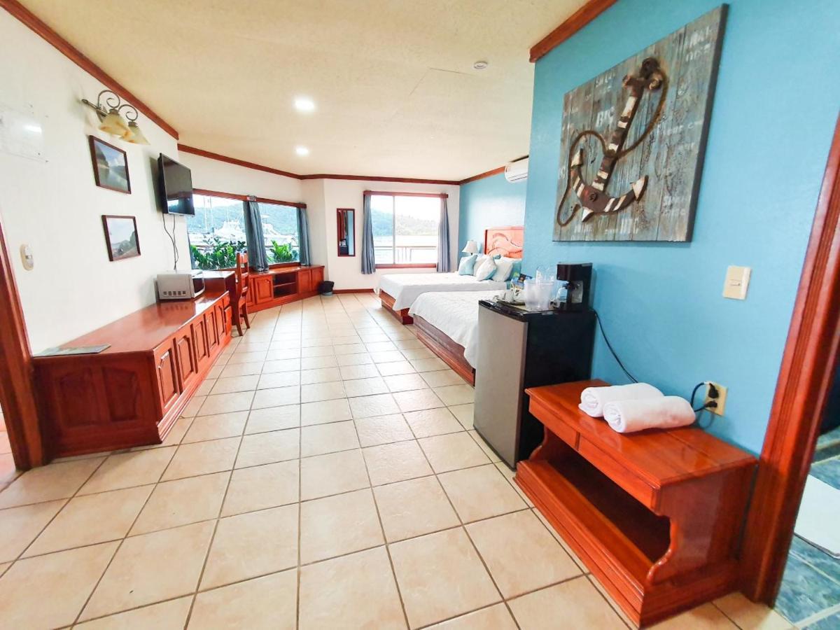 Hotel Fish Hook Marina Golfito