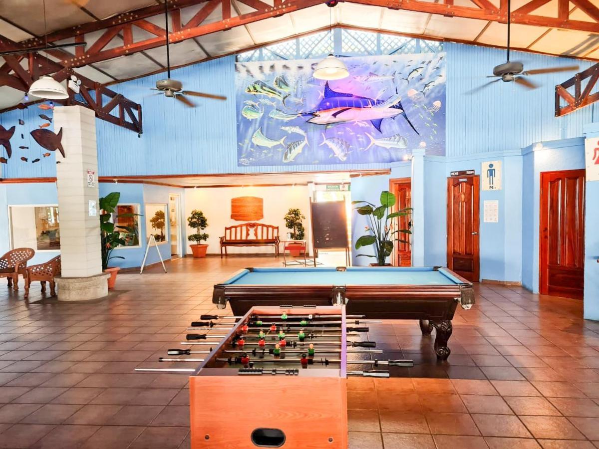 Fish Hook Marina Hotel