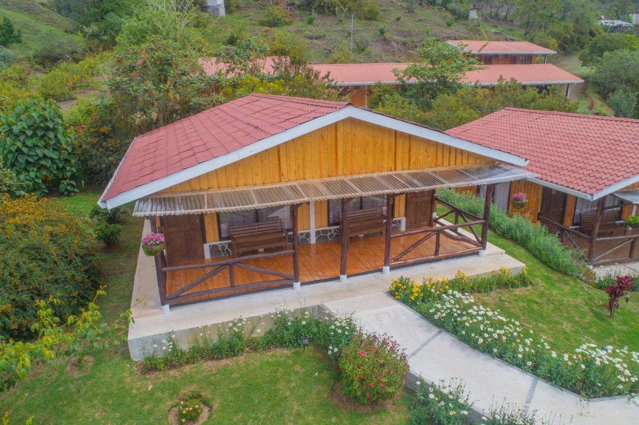 De Montana Suria Lodge *