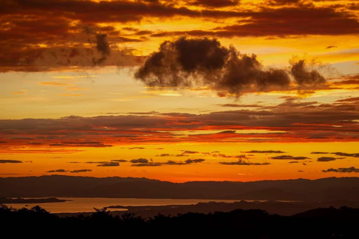 Sunset Vista Lodge,monteverde,costa Rica. * Monteverde