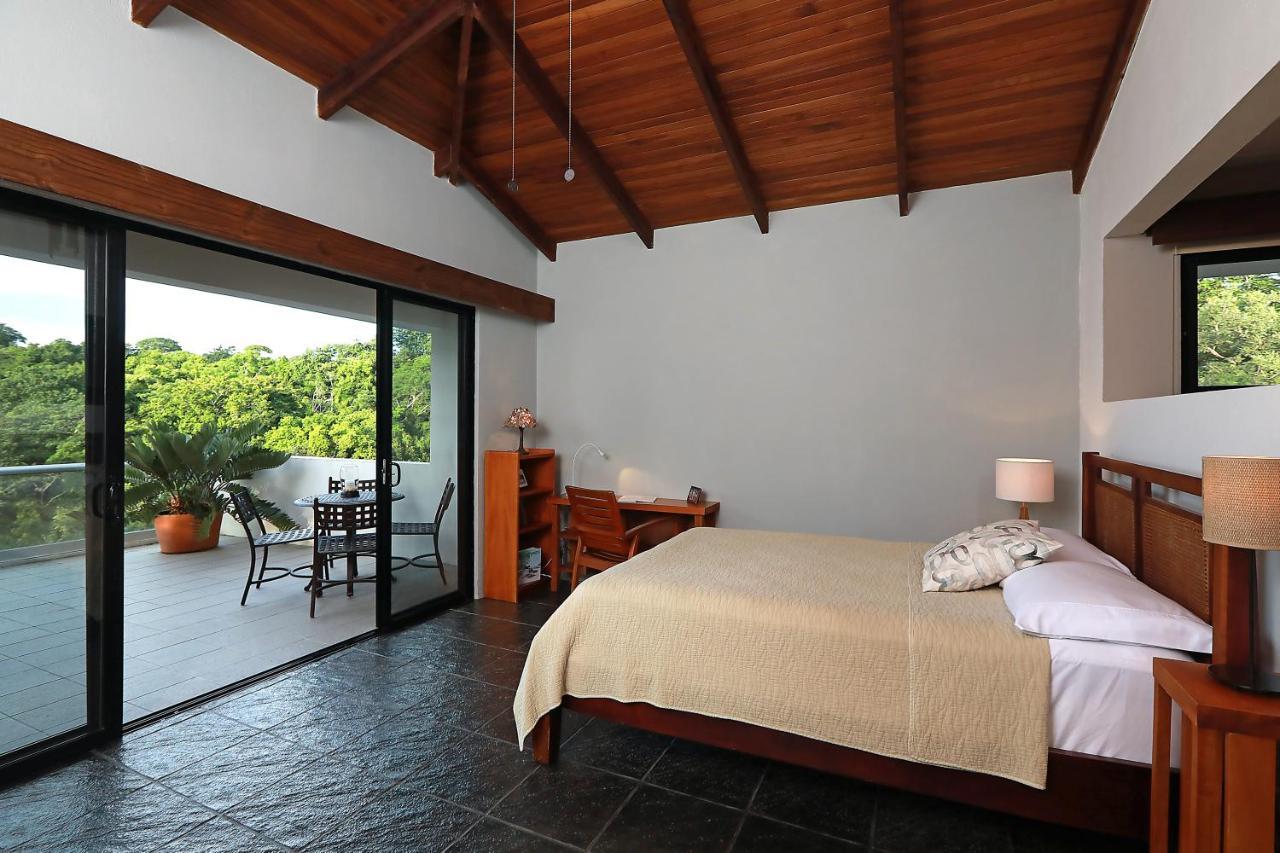 Casa Frangipani Guest house