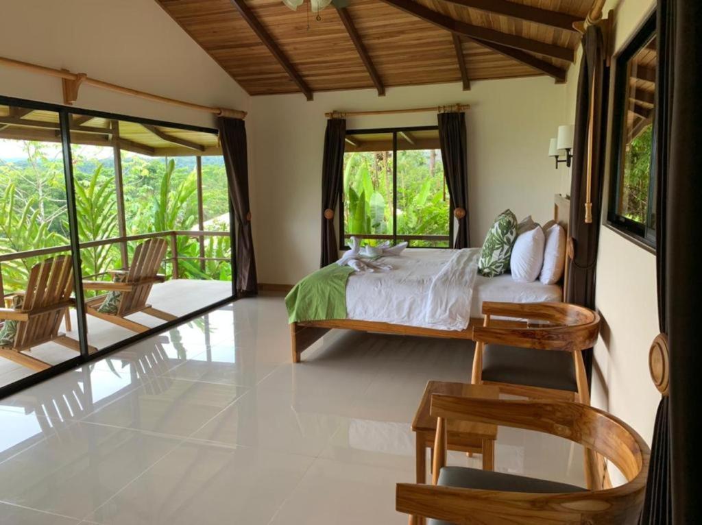 Hotel Greenleaf 3*